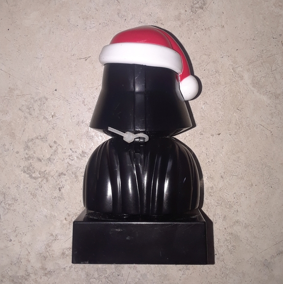 Star Wars 'Dark Vader' candy despenser - Picture 3 of 4
